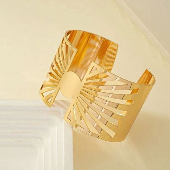 Geometric Style Hollow Out Open Bracelet - Picture 2 of 9